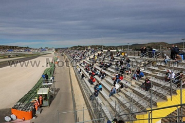 Tribuna AMARILLA <br />Circuito Cheste<br />MotoGP Valencia